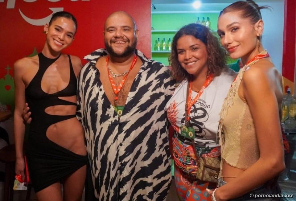 Bruna Marquezine no carnaval com vestido transparente - Foto 242716